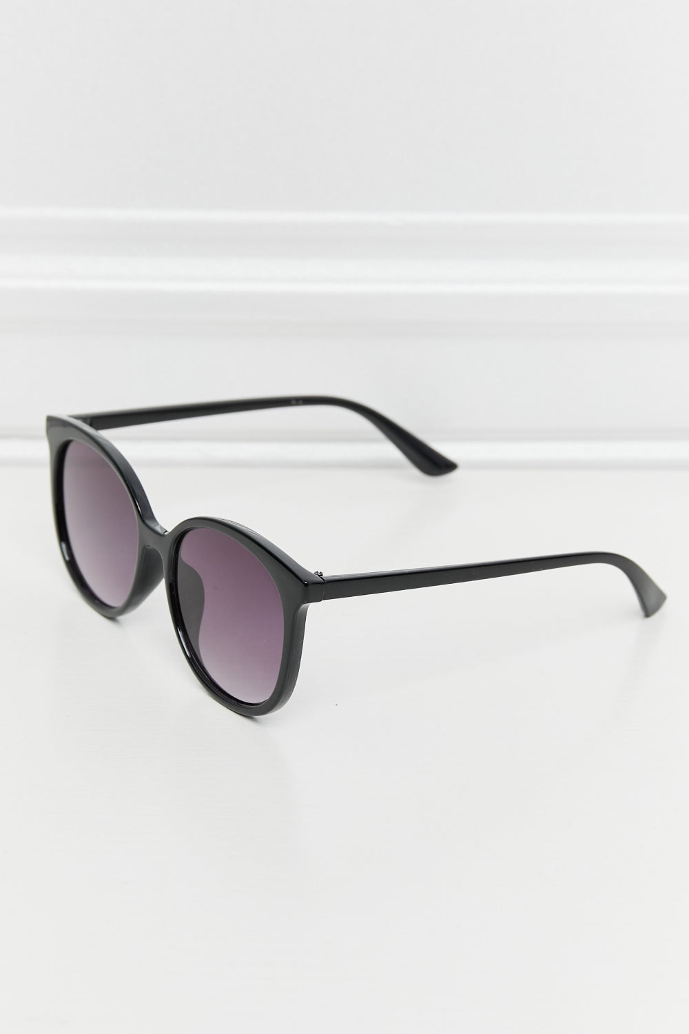 Polycarbonate Frame Full Rim Sunglasses - Black / One Size Wynter 4 All Seasons